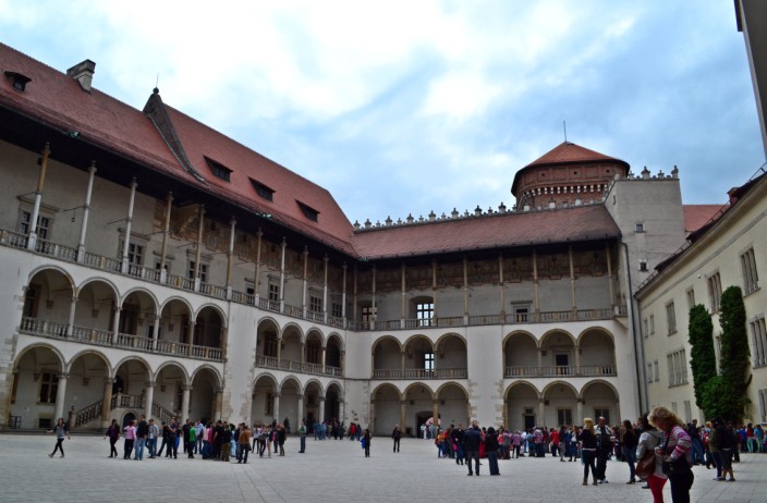 The Italian Renaissance courtyard kinda crowded